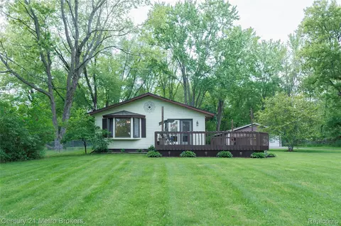 4447 Stanley Rd, Genesee, MI 48437