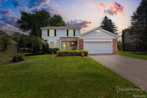 19538 Stamford Dr, Livonia, MI 48152