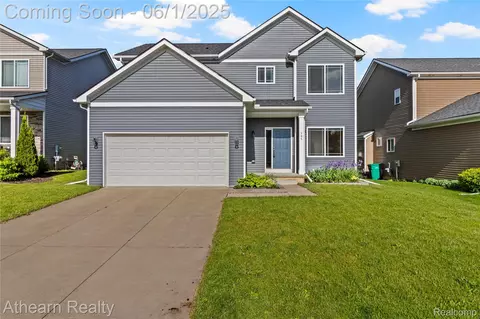 305 Beaver Run, Holly, MI 48442