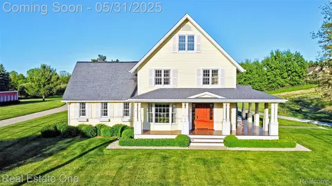 1121 S Hadley Rd, Brandon, MI 48462