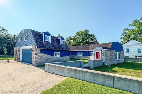 2785 Saint Clair Dr, Rochester Hills, MI 48309