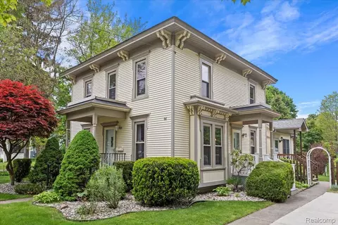 91 Dennison St, Oxford, MI 48371