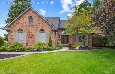 22744 Spy Glass Hill Dr, South Lyon, MI 48178