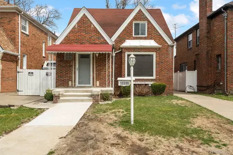 18696 Cherrylawn St, Detroit, MI 48221
