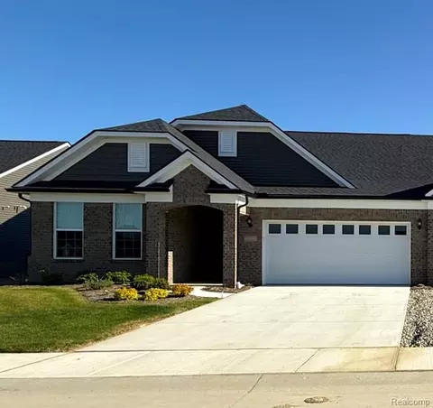 42792 Arbor Dr, Clinton Township, MI 48038