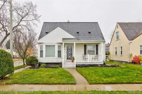 2480 Woodward Hts, Ferndale, MI 48220