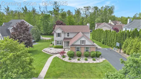 5580 Woodfield Pkwy, Grand Blanc, MI 48439
