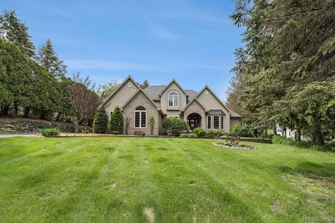 1437 Rillview Ct, Metamora, MI 48455