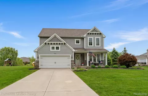 287 Shinnecock Dr, Brighton, MI 48114