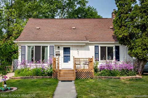 28561 Everett St, Southfield, MI 48076