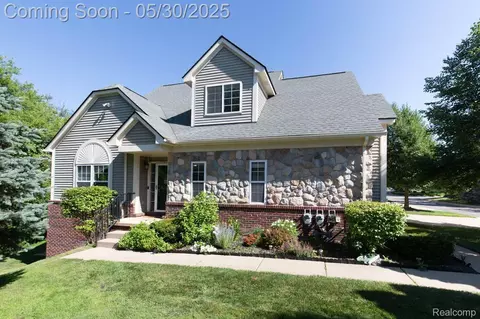 2062 Preserve Cir W, Canton, MI 48188
