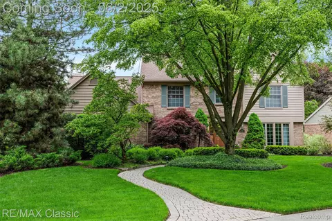 24267 Bramblewood Dr, Novi, MI 48374