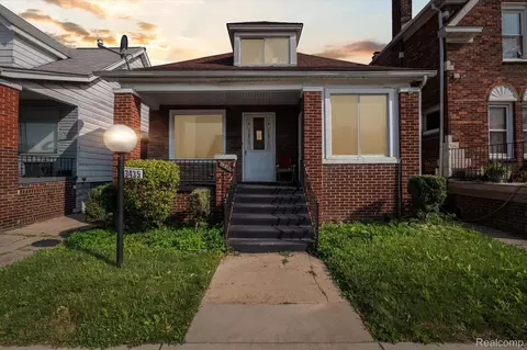 3435 Holbrook St, Hamtramck, MI 48212
