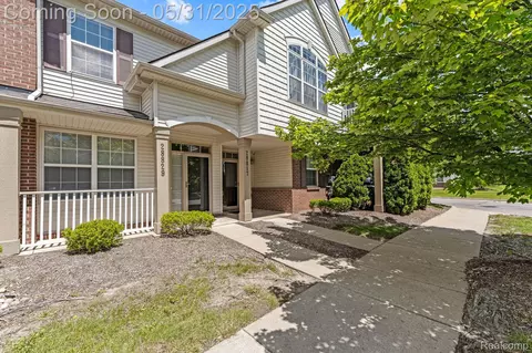 28829 Whitby Dr, Romulus, MI 48174