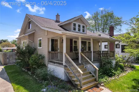 27728 Florence St, Saint Clair Shores, MI 48081