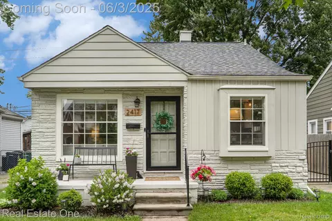 2417 Rowland Ave, Royal Oak, MI 48067