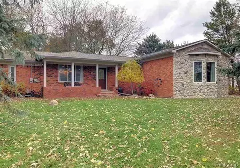 65589 Mound Rd, Washington, MI 48095