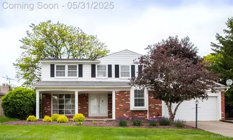 2680 Powderhorn Ridge Rd, Rochester, MI 48309