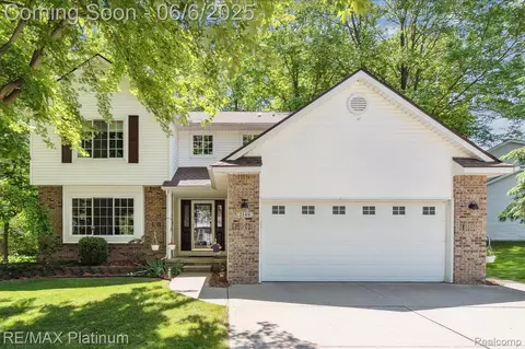 2149 Laurel Oak Dr, Oceola, MI 48855