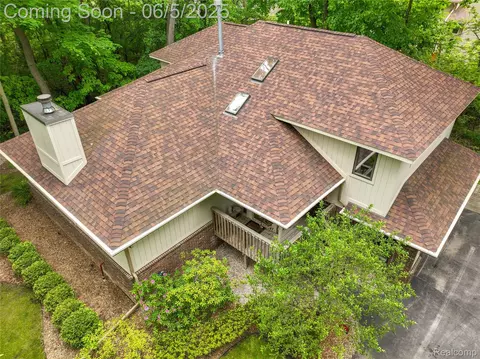 29915 Ardmore Dr, Farmington, MI 48334