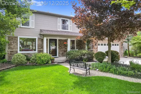 1140 W Lemont Ct, Canton, MI 48187