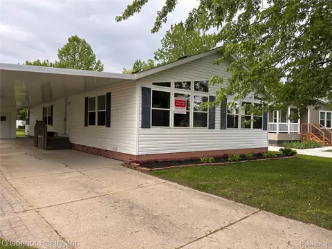 504 Bush Lake Ln, Kimball, MI 48074
