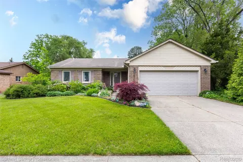 1975 Chancery Dr, Troy, MI 48085
