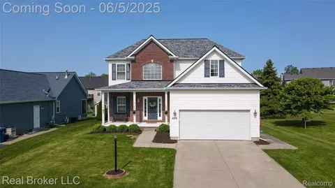 829 Star Dr, Davison, MI 48423