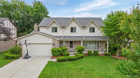 2753 Powderhorn Ridge Rd, Rochester Hills, MI 48309
