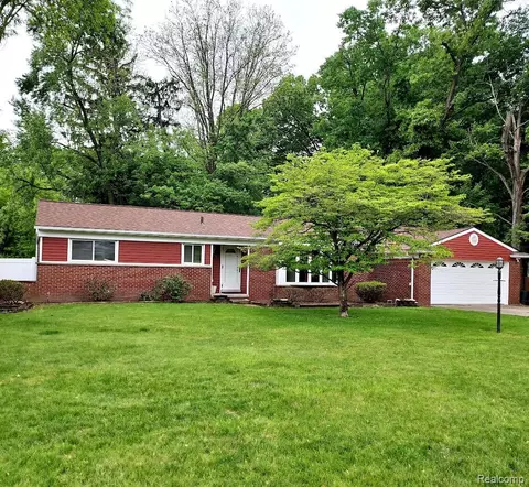 24781 Larkins St, Southfield, MI 48033