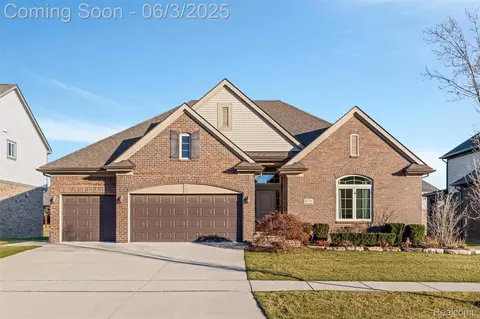 49754 Monarch Dr, Macomb, MI 48044