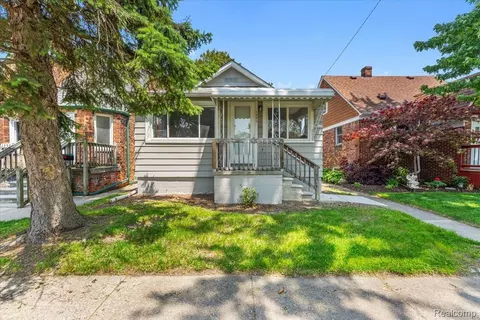 1550 Dee St, Wyandotte, MI 48192