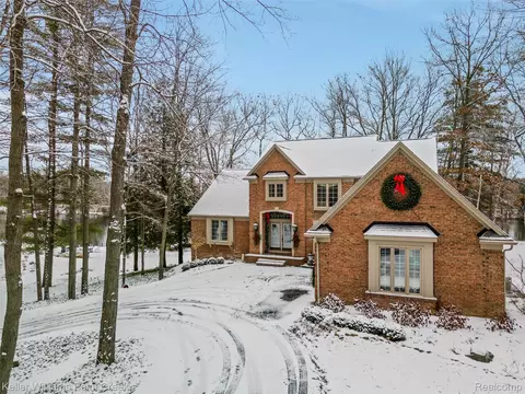 3120 Pond Rd, Addison, MI 48367