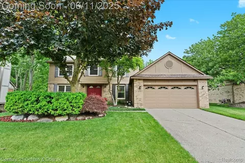 47126 Cider Mill Drive Dr, Novi, MI 48374