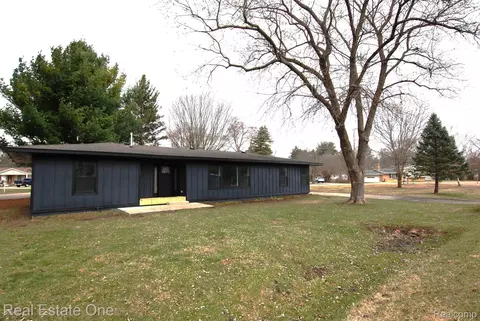 12357 Raymond Dr, Vienna, MI 48420