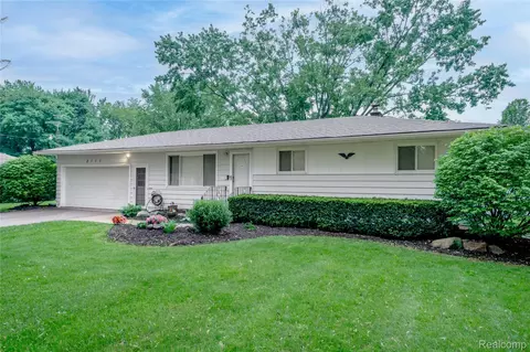 2111 Cashin St, Burton, MI 48509