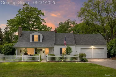 14251 Richfield St, Livonia, MI 48154