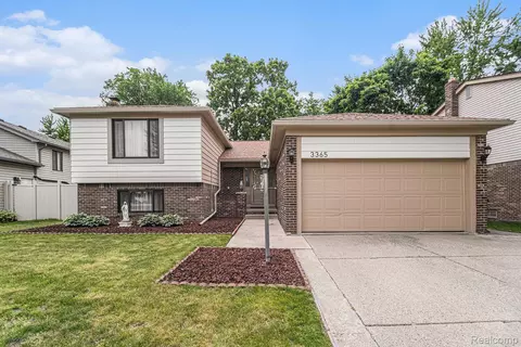 3365 Gloucester Dr, Sterling Heights, MI 48310