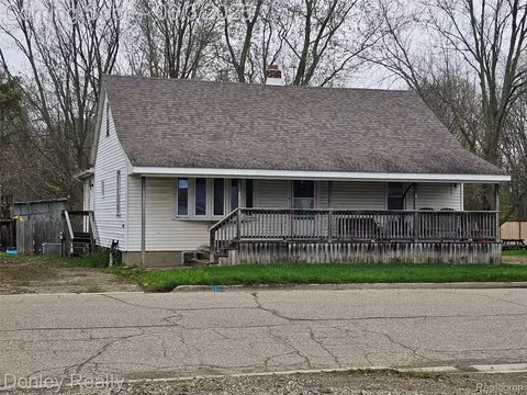 292 Lexington St, Sandusky, MI 48471