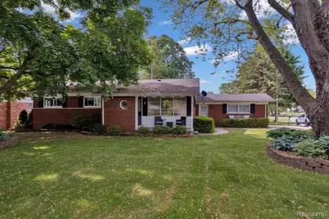 12016 Barbara Ann Dr, Washington, MI 48095