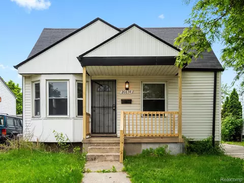 20834 Eastwood Blvd, Warren, MI 48089