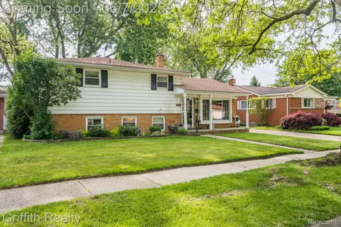 9744 Pere Ave, Livonia, MI 48150