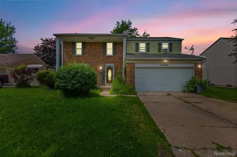 54319 Bradshaw Dr, New Baltimore, MI 48047