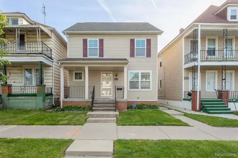 9345 Mitchell St, Hamtramck, MI 48212