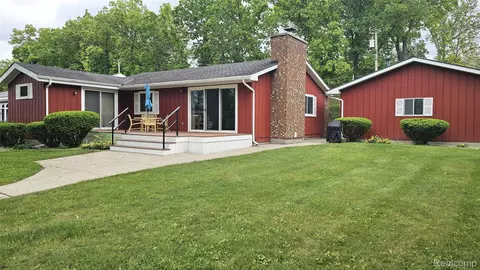 11940 Portage Lake Ave, Putnam, MI 48169