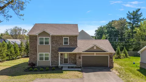 4125 Newton Rd, Commerce, MI 48390