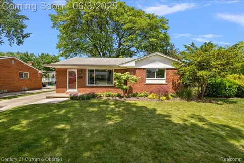 32636 Oakley St, Livonia, MI 48154