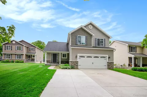 4686 Downing Dr, Pinckney, MI 48169