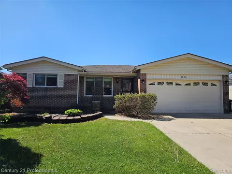 15748 Robert Dr, Macomb, MI 48044