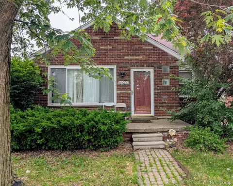 18680 Rosetta Ave, Eastpointe, MI 48021